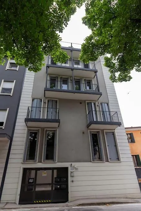 Giotto Elegant Apartment Padova 0*,